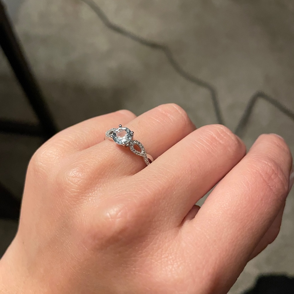 Elegant Silver Women's Ring